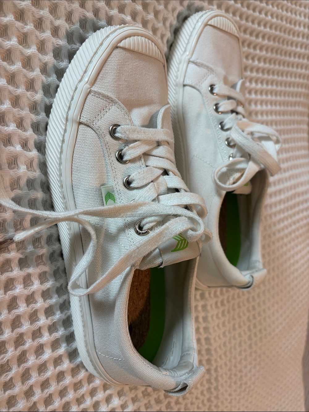 Cariuma White Canvas Sneakers with Green Accents